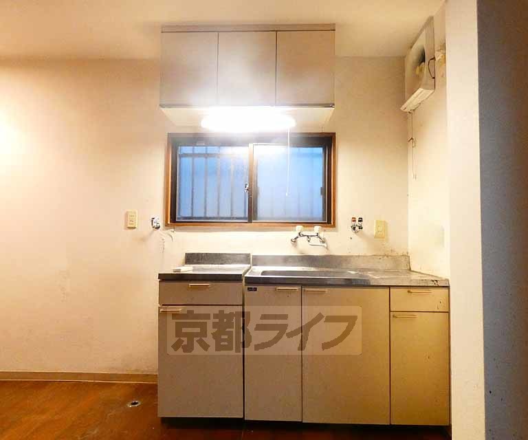 キッチン　キッチンです。