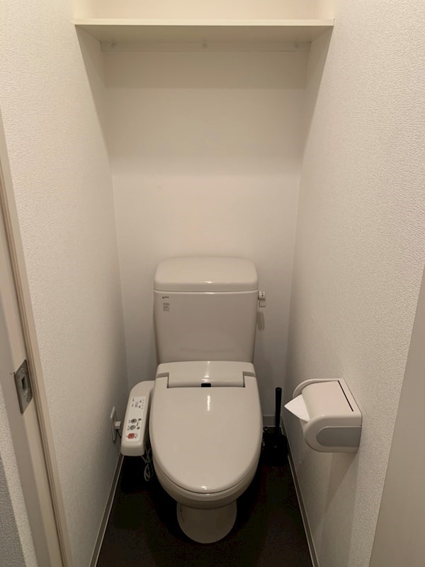 トイレ　弊社は都内全域の家具家電付き物件をご紹介可能です。