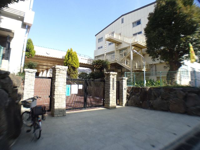 中学校　神戸市立本山南中学校（中学校）まで1100m