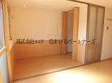その他部屋・スペース　落ち着いた色調の寝室です