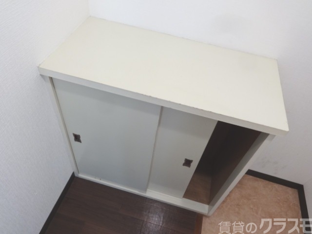 玄関　玄関をキレイにどうぞ。