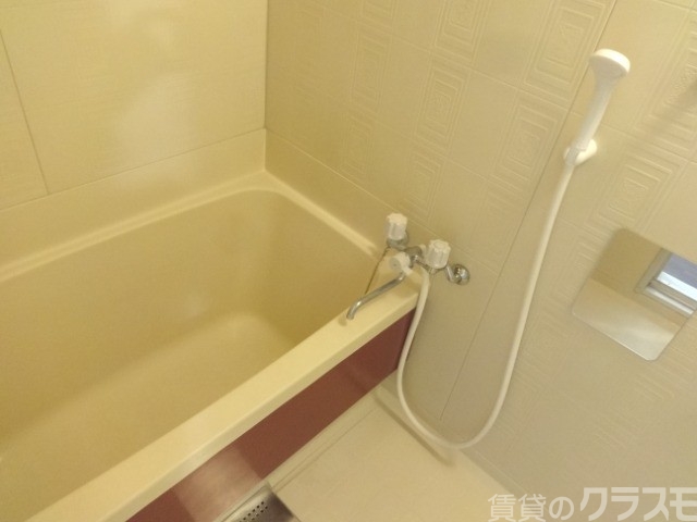 バス・シャワールーム　ゆっくり疲れをお取りください☆