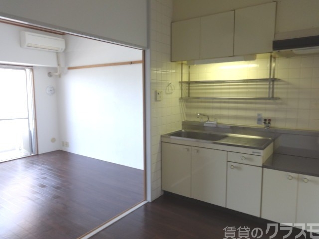 居室・リビング　２部屋続きで広々！