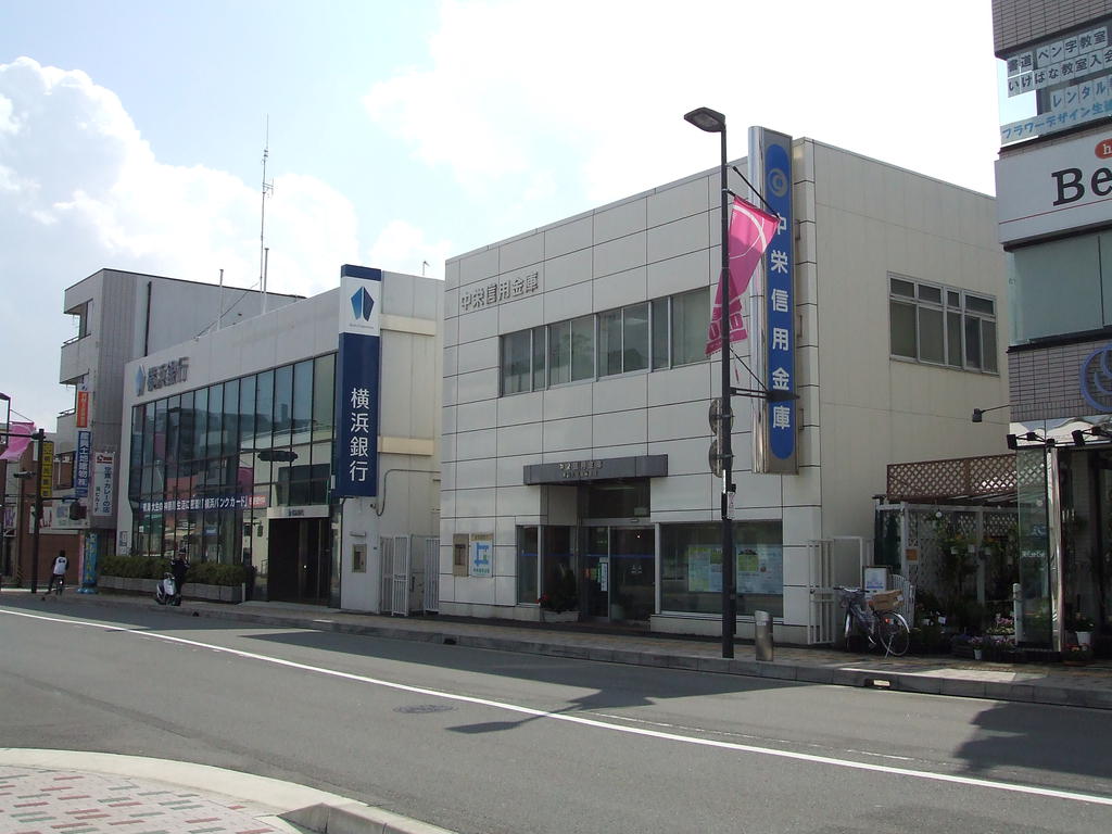 銀行　横浜銀行東海大学駅前支店（銀行）まで414m