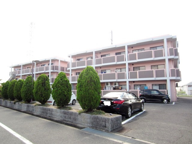 岸和田市岡山町のマンションの建物外観