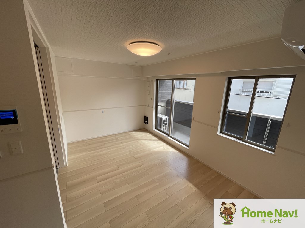 居室・リビング　エアコン付き。　インターネットが無料で使えます。