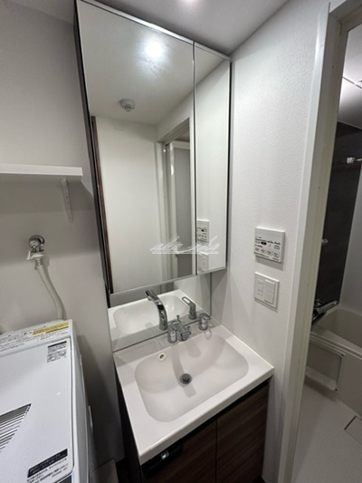 洗面設備　洗濯機有