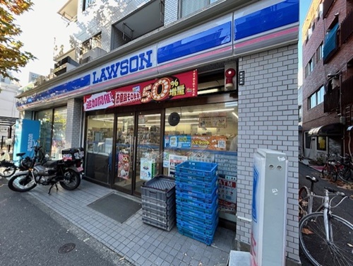 コンビニ　ローソン 真金町店（コンビニ）まで155m