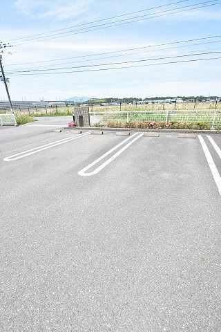 【郡山市富久山町福原のアパートの駐車場】