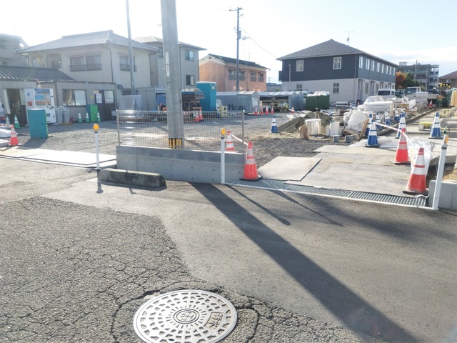 【松山市朝生田町のアパートの建物外観】