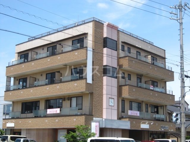 藤枝市田沼のマンションの建物外観