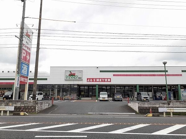 【亀山市関町新所のアパートのスーパー】