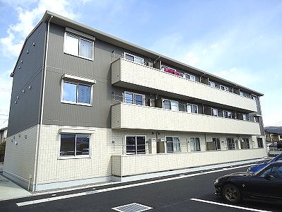 松本市大字島立のアパートの建物外観