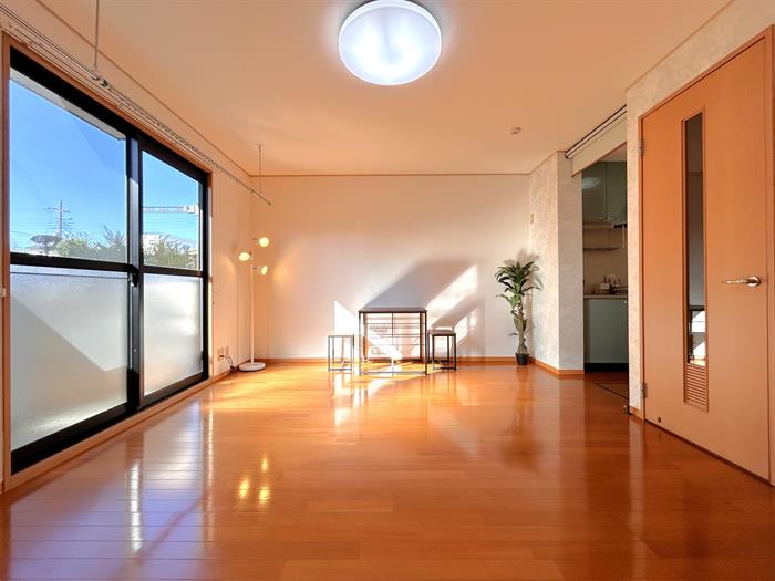 建物外観　日当たりがよく温かみのあるお部屋です☆