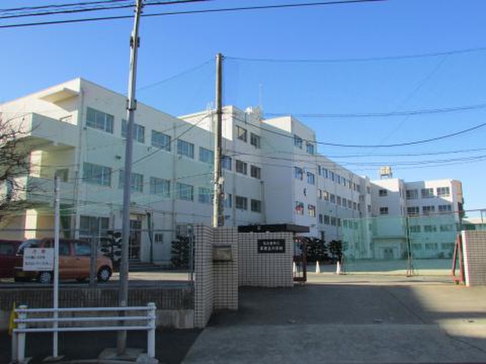 小学校　名古屋市立本地丘小学校（小学校）まで70m