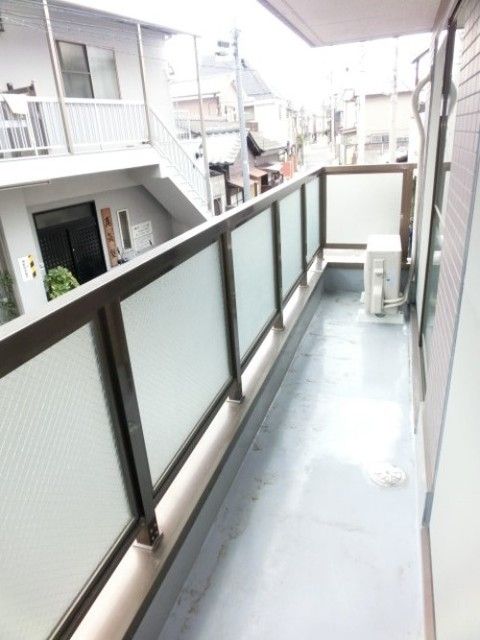 【中野区南台のマンションのバルコニー】