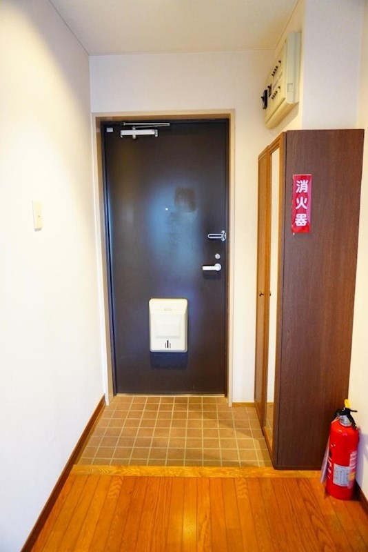 玄関　玄関収納あり