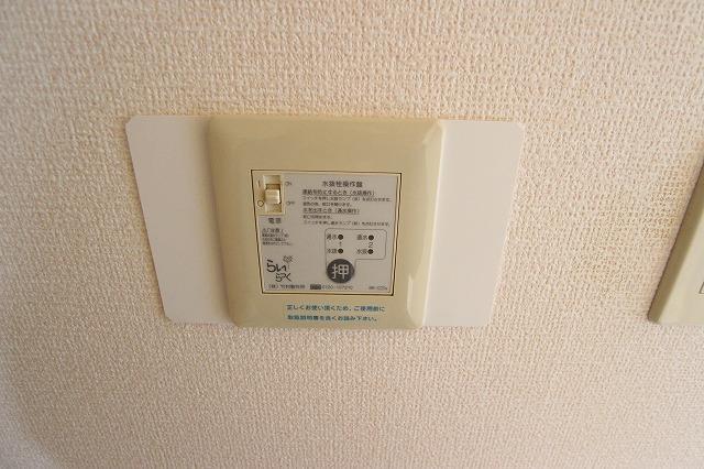 その他設備　電動水抜き栓