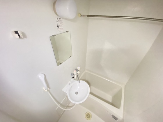 バス・シャワールーム　※別部屋の写真です