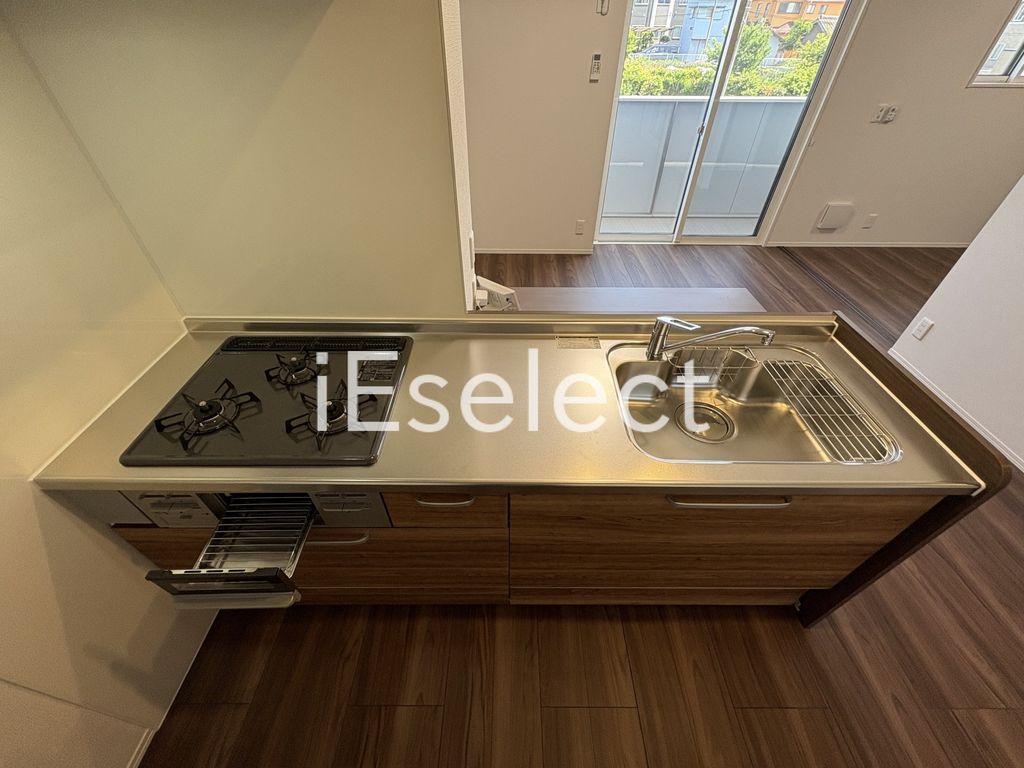 キッチン　3口コンロのシステムキッチンです。