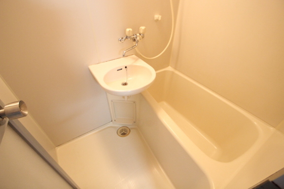 洗面設備　※別部屋の写真です