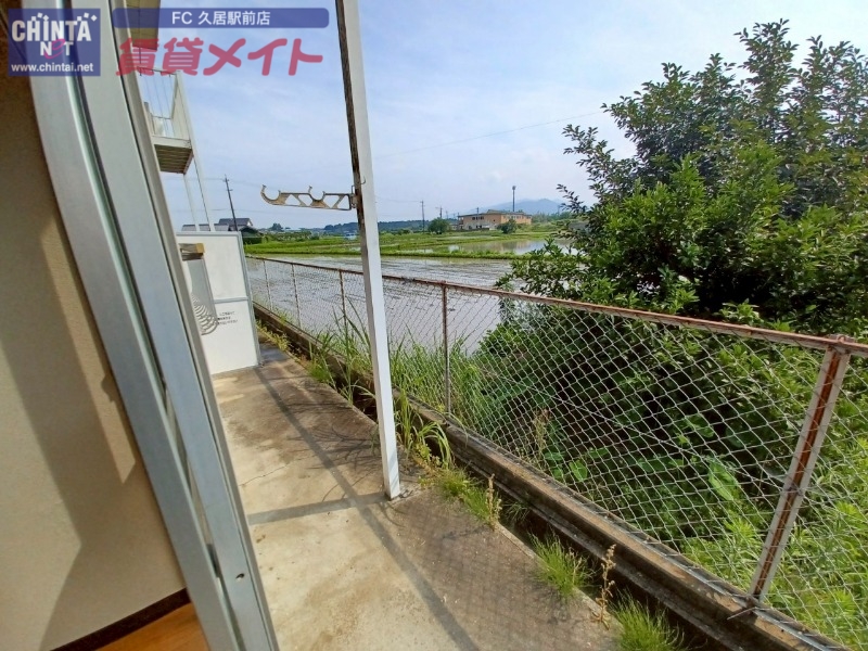 バルコニー　テラス