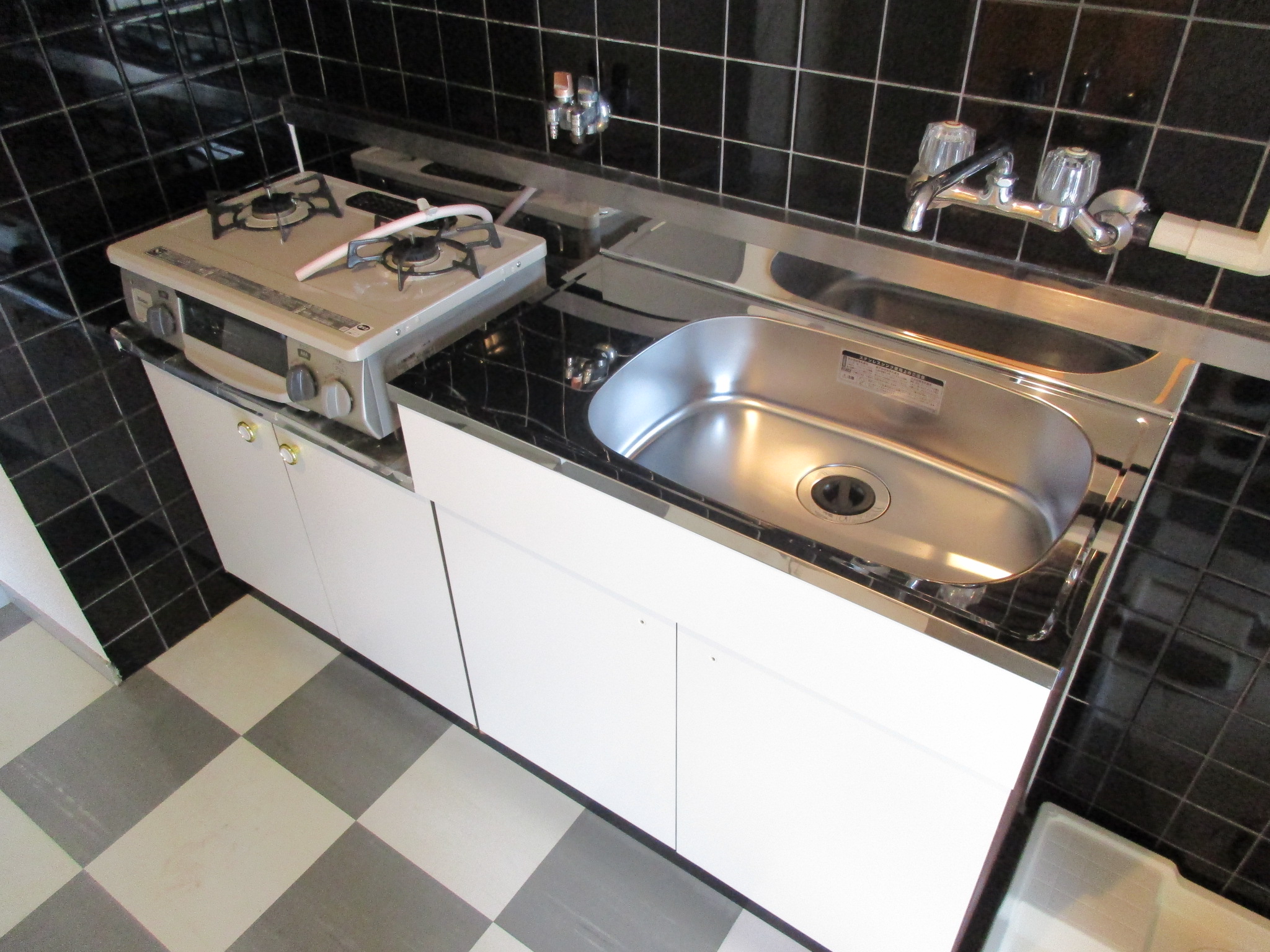 キッチン　ガスコンロ付き＋都市ガスで経済的！！