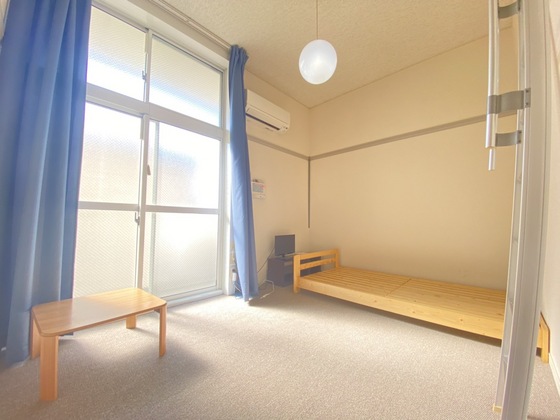 居室・リビング　※別部屋のお写真になります。