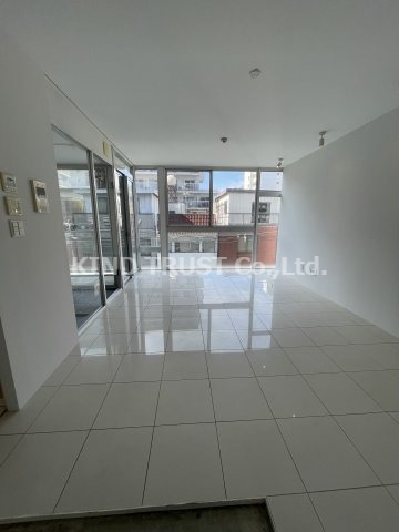 居室・リビング　個人の部屋や寝室として使える洋室です