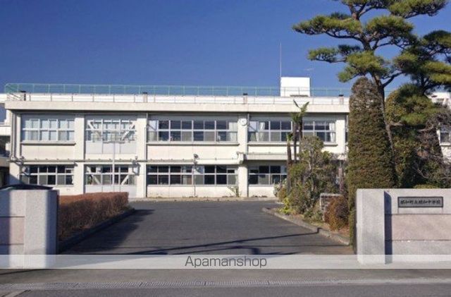 中学校　明和町立明和中学校（中学校）まで717m