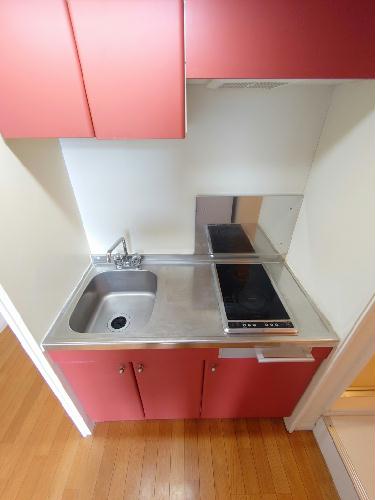 キッチン　現状優先。設置は現地と異なる可能性があります。