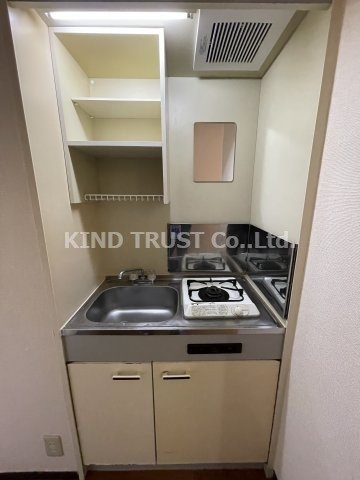 キッチン　コンパクトなキッチンで掃除もラクラク