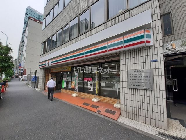 コンビニ　セブンイレブン新宿東店（コンビニ）まで421m