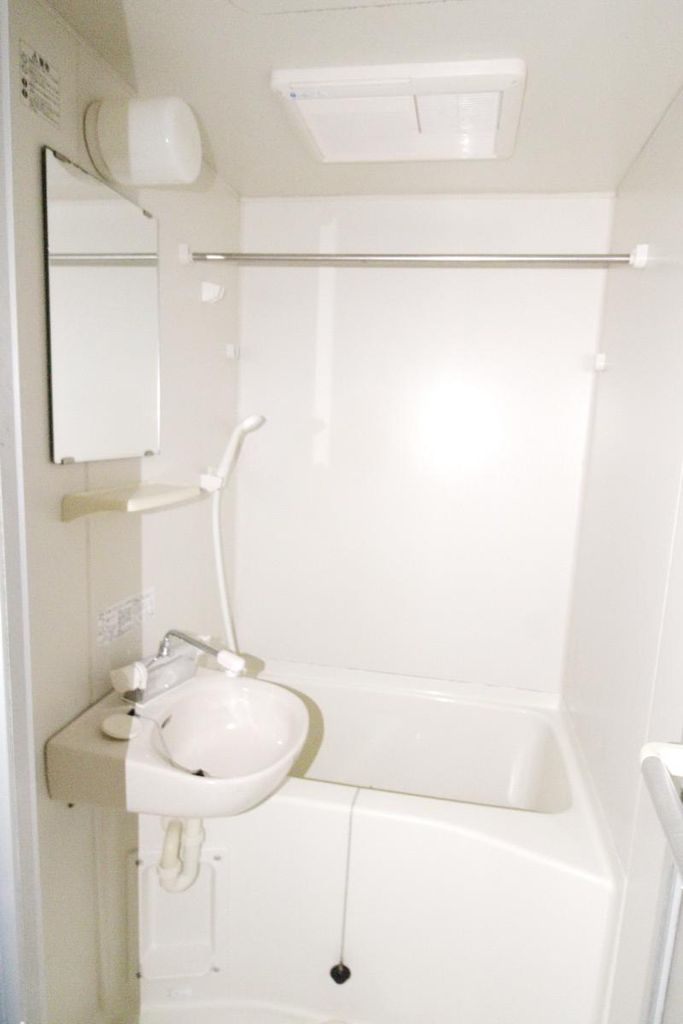 バス・シャワールーム　洗面