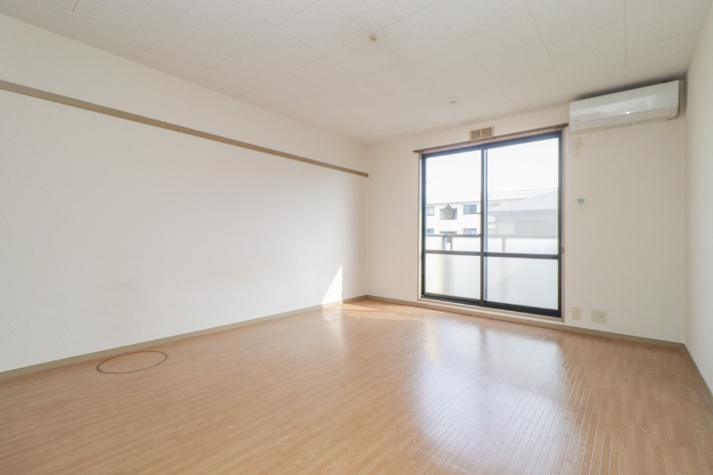 居室・リビング　図面と現状に相違がある場合には現状を優先