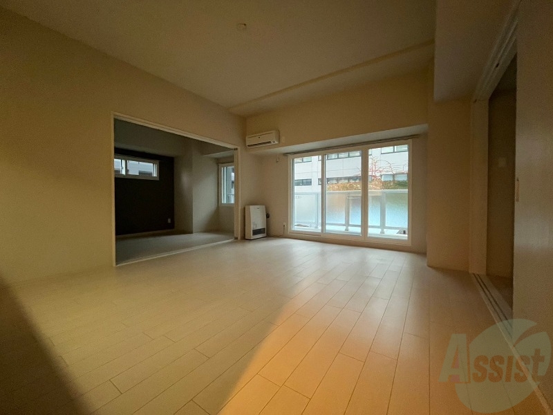 居室・リビング　広くてきれいなリビングです！快適に過ごせそうですね。