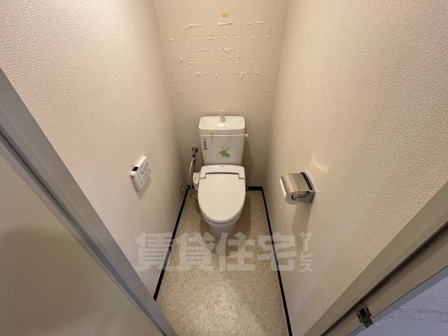 地下鉄千日前線 北巽駅 徒歩10分 7階建 築39年のトイレ写真