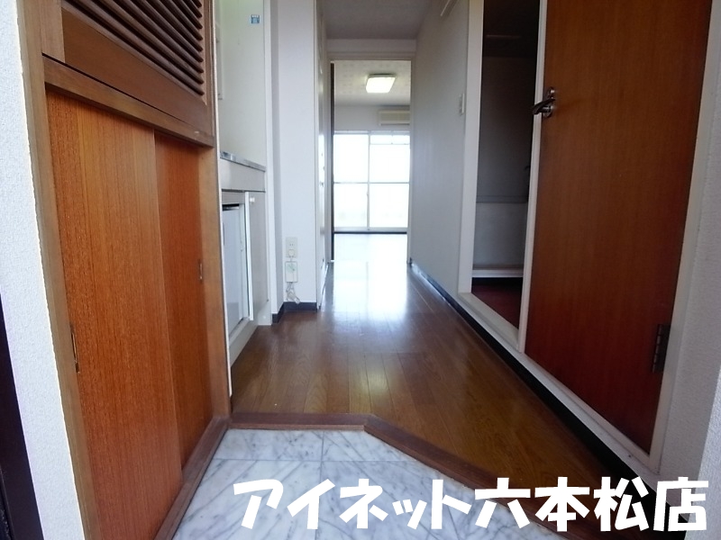 玄関　ようこそいらっしゃい。