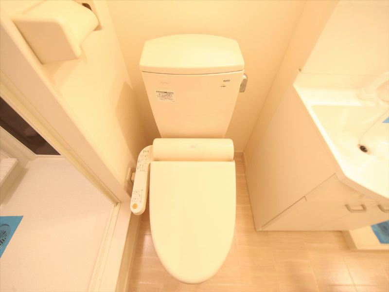 トイレ　温水洗浄暖房便座付トイレ