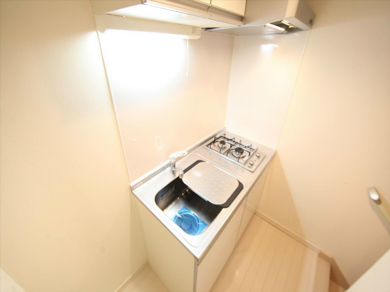 キッチン　システムキッチン（ガス2口）冷蔵庫・レンジ等ご用意できます