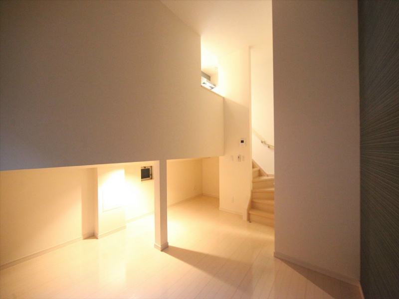 居室・リビング　洋室5.2帖　アンダーロフト4.8帖（収納でも使えます）