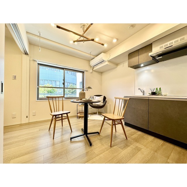 居室・リビング　※家具・家電の備え付けはありません