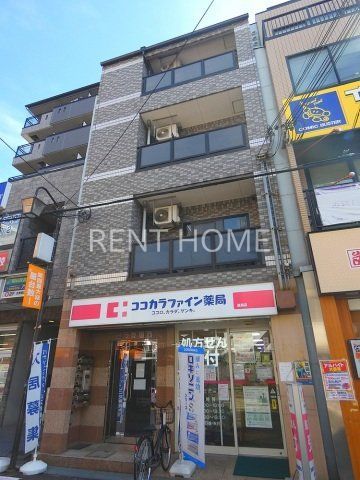 建物外観　鉄骨造５階建て