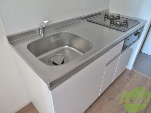 キッチン　キッチンは一人暮らしには丁度いいサイズになりますね。