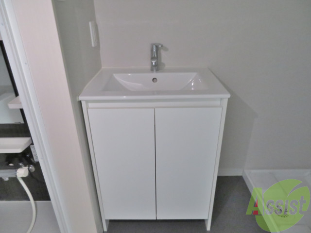 洗面設備　洗面台は独立しているので朝の身支度はこちらでどうぞ