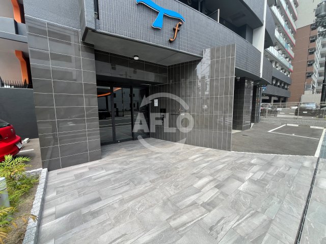 エントランス　セレニテフラン難波　エントランス