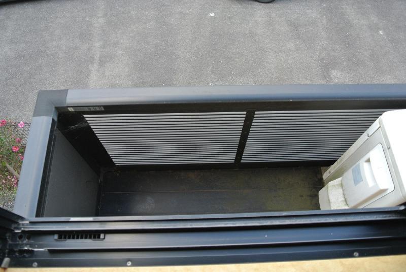 バルコニー　フラワーボックス