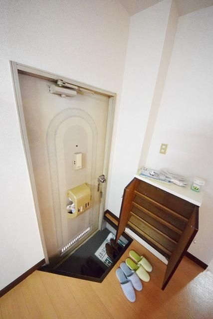 玄関　★下駄箱付きの玄関です★