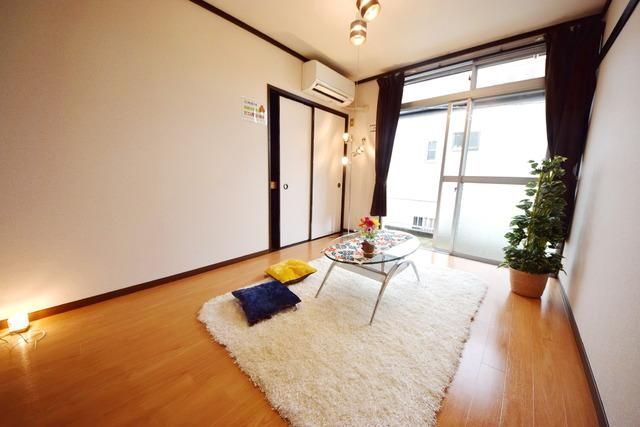 居室・リビング　★日当たりのがよく明るい洋室ですね★