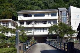 中学校　朝来市立生野中学校（中学校）まで2200m